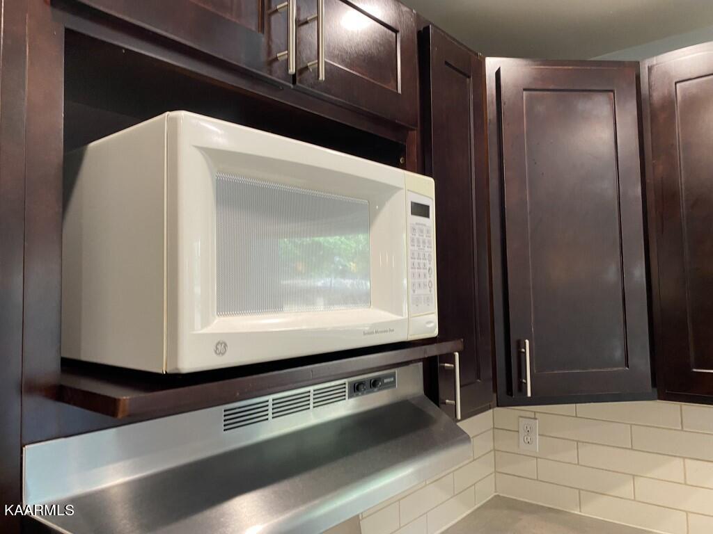 2705 Sood Road, Unit F Knoxville, TN 37921 - Photo 18 of 25 Microwave