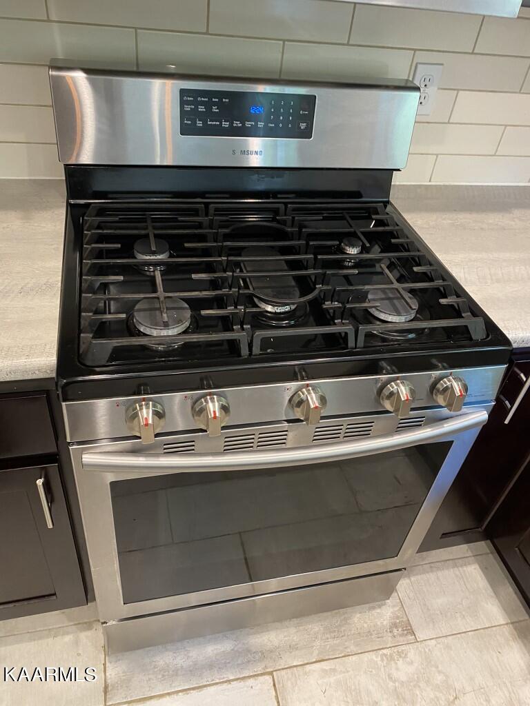 2705 Sood Road, Unit F Knoxville, TN 37921 - Photo 20 of 25 Stove - Gas