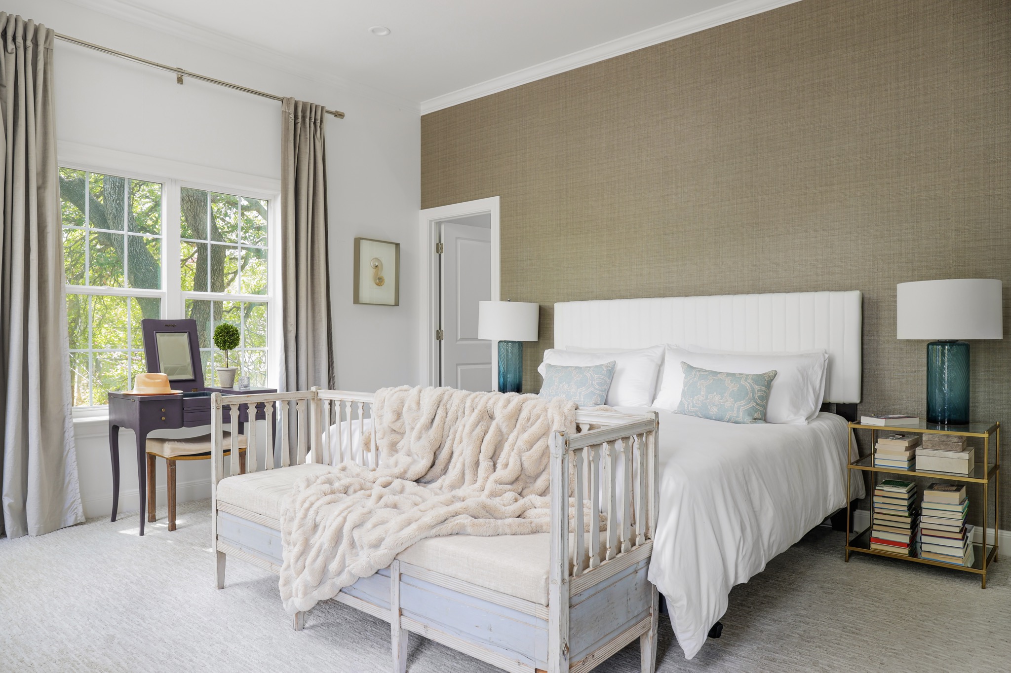 2803 Bridle Path Austin, TX 78703 - Photo 17 of 21 Carpeted bedroom featuring crown molding and wallpapered walls