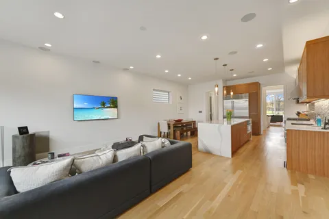 $1,995,000 | 3012 North Hoyne Avenue, Chicago, IL 60618