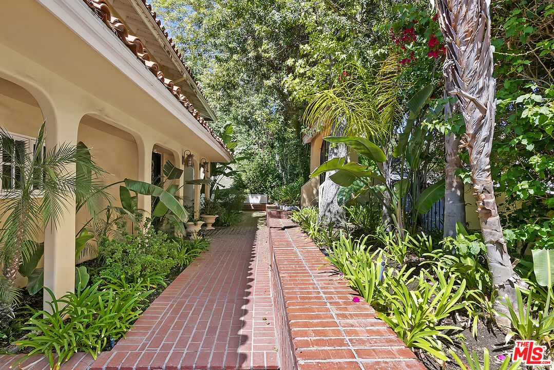 2781 Ellison Drive Beverly Hills, CA 90210 - Photo 2 of 23