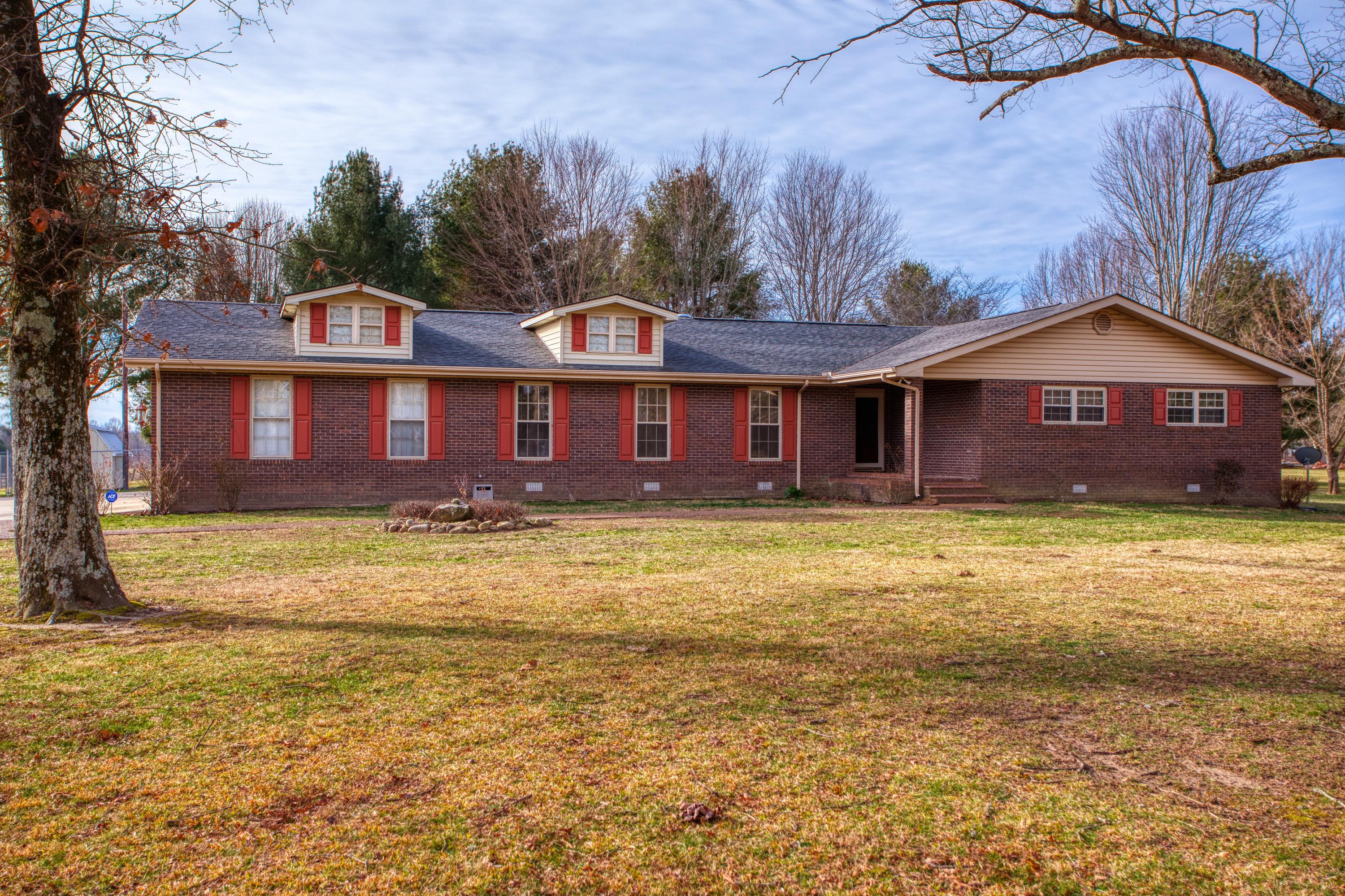 1510 Taylor Place Road Jamestown, TN 38556 - Photo 1 of 40 EK3A6205
