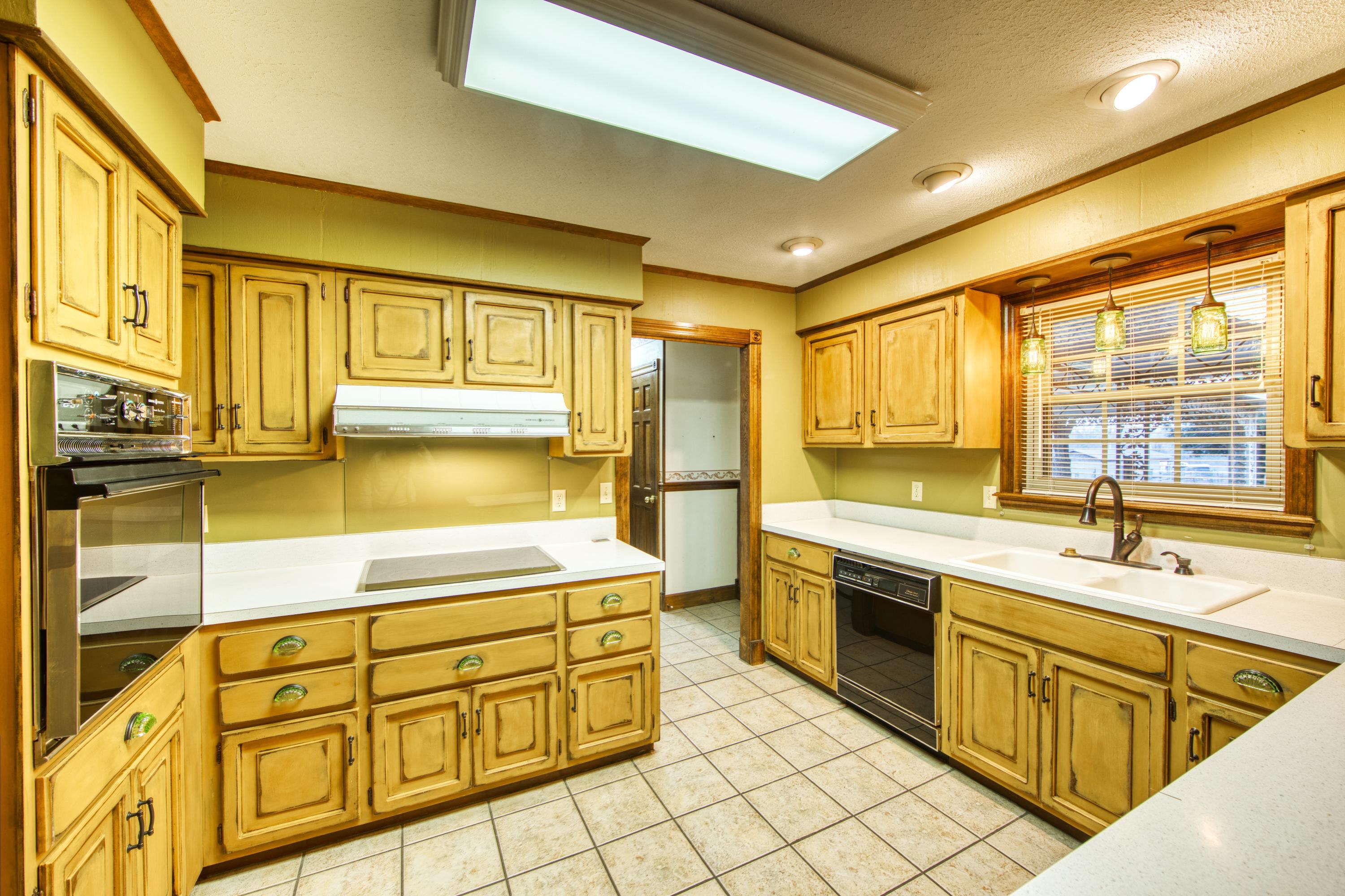 1510 Taylor Place Road Jamestown, TN 38556 - Photo 2 of 40 EK3A5712