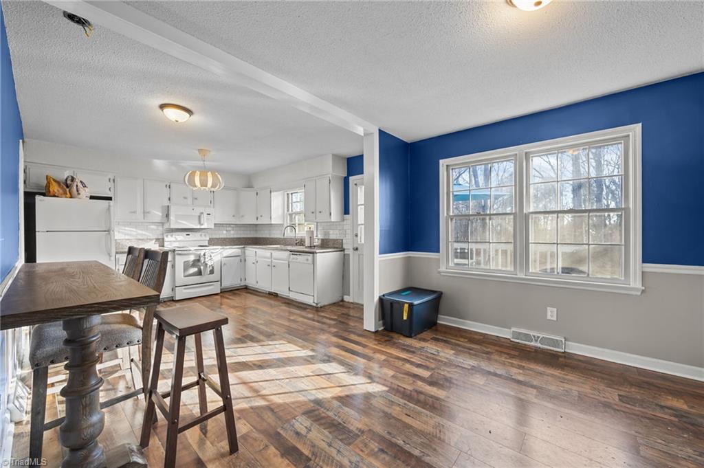 3742 Crosland Road Winston-Salem, NC 27106 - Photo 11 of 37