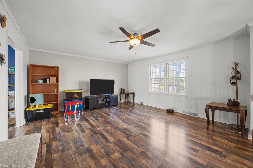 3742 Crosland Road Winston-Salem, NC 27106 - Photo 9 of 37