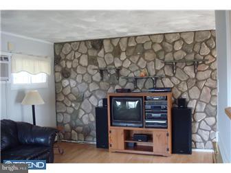63 Goodturn Road Levittown, PA 19057 - Photo 2 of 12 Living Room