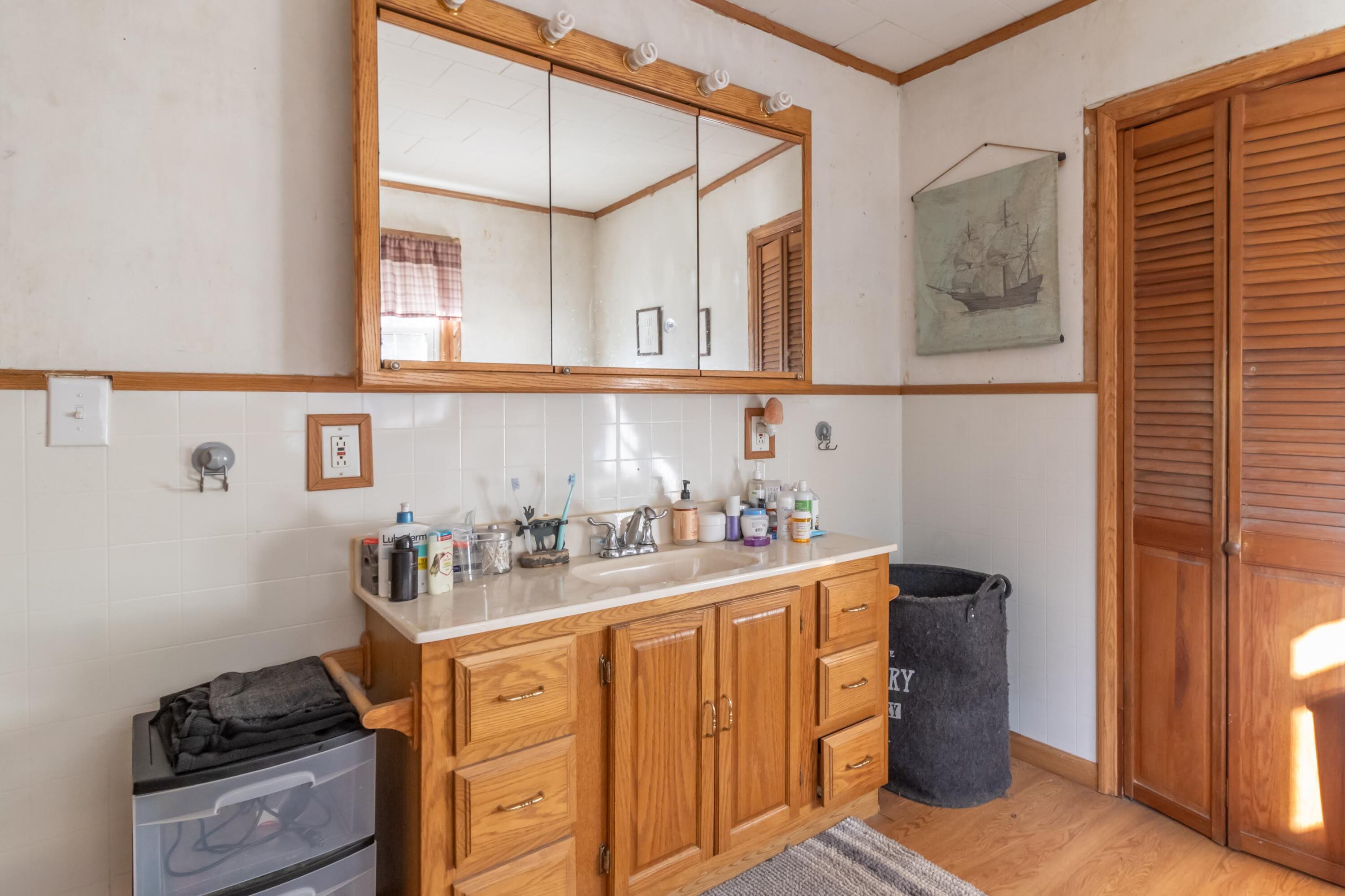 1114 River Road Orrington, ME 04474 - Photo 29 of 37 1114 River Road Interiors-15