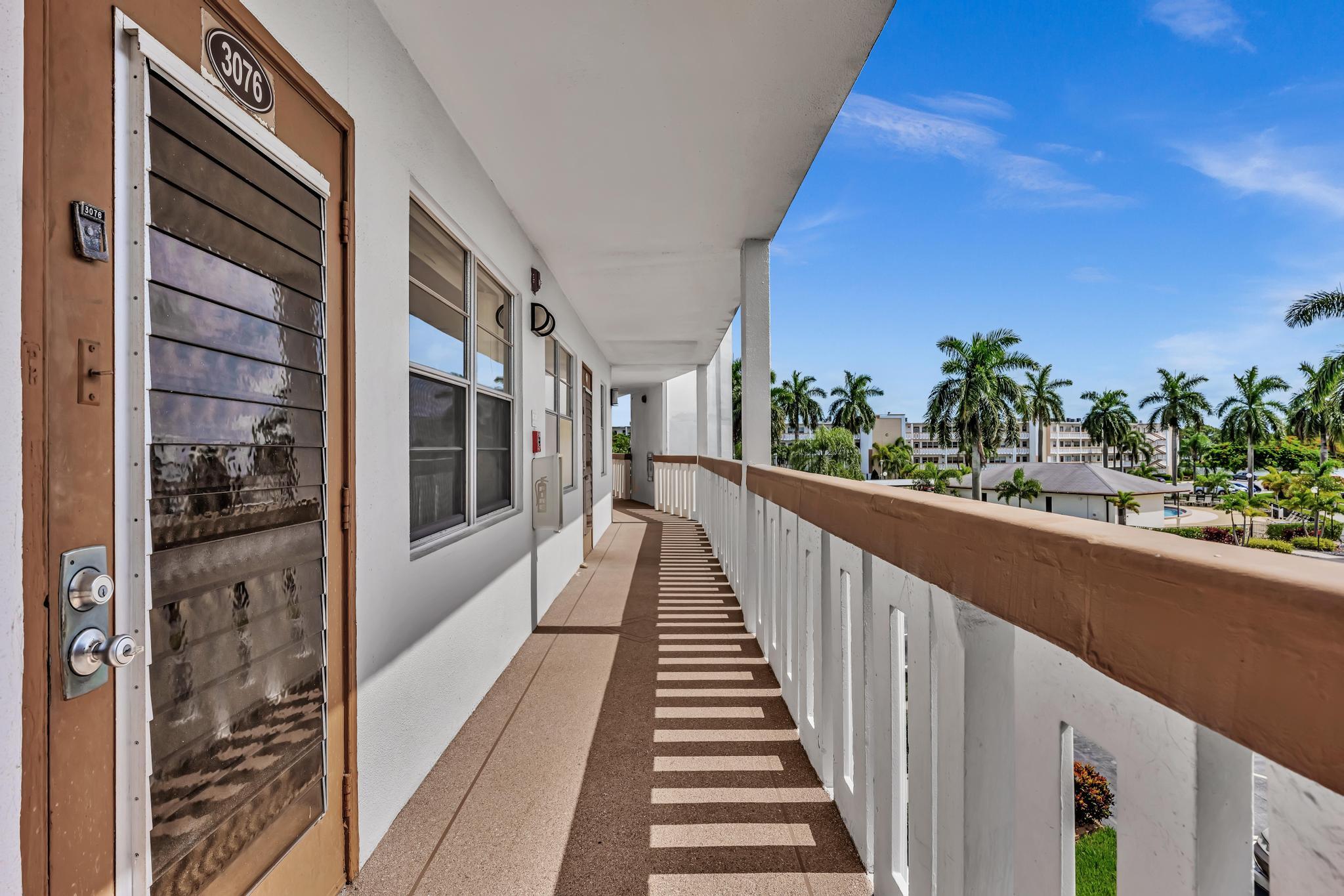 3076 Cornwall East Boca Raton, FL 33434 - Photo 4 of 59 FPP00021