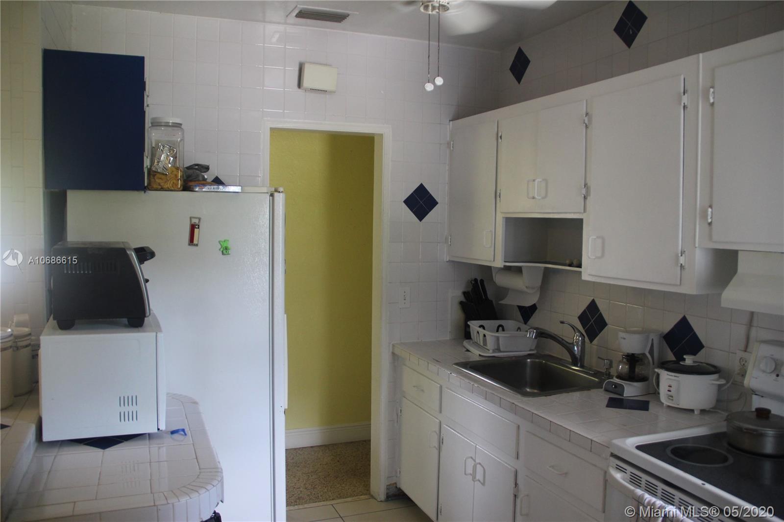 6530 Southwest 46th Street Miami, FL 33155 - Photo 11 of 15 Gallery Image 11