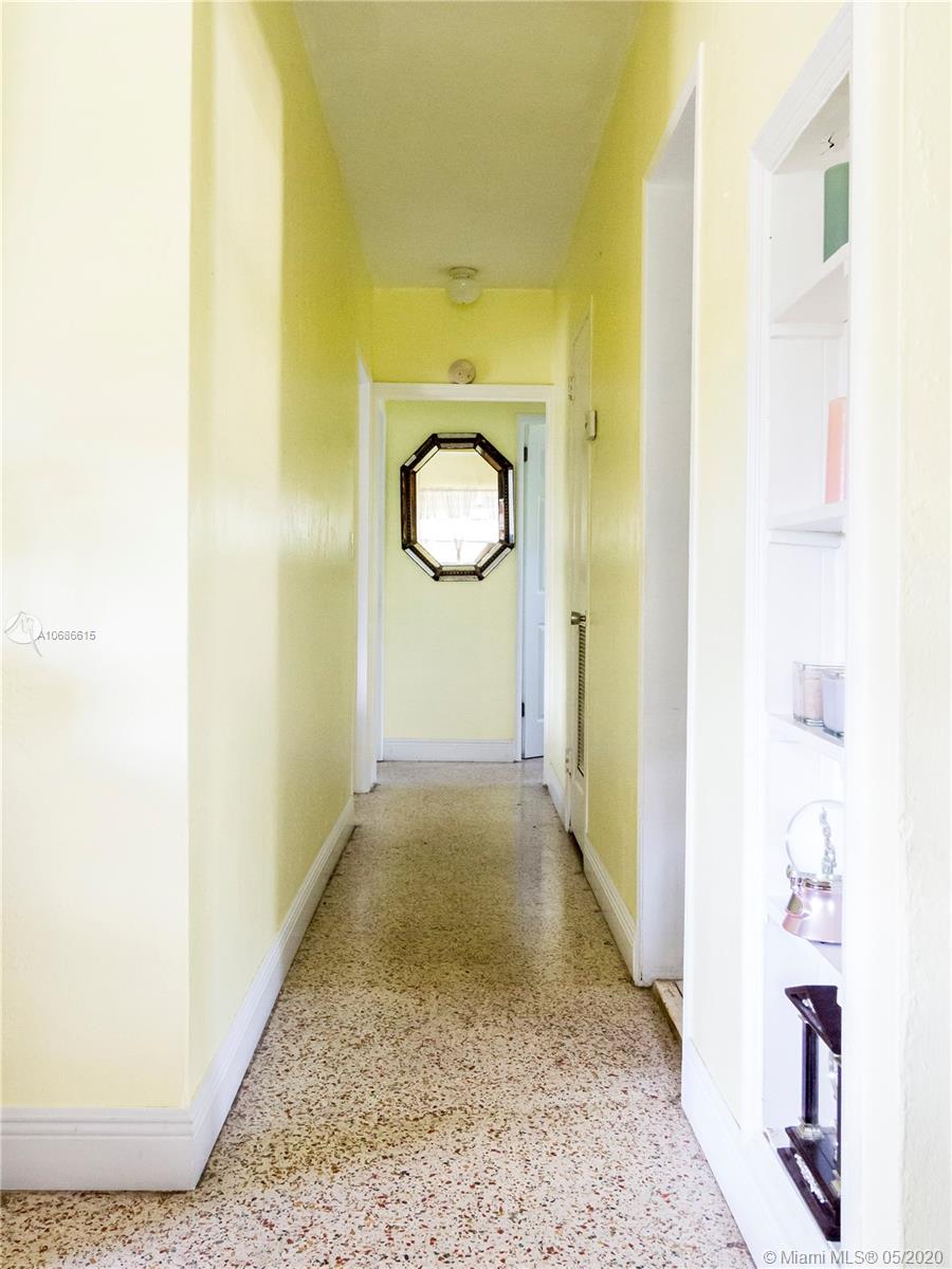 6530 Southwest 46th Street Miami, FL 33155 - Photo 6 of 15 Gallery Image 6