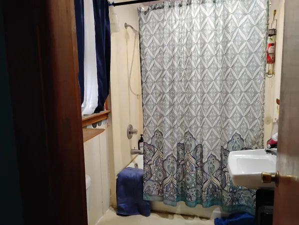 $126,000 | 531 Hillsboro Street, Berlin, NH 03570