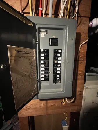 $126,000 | 531 Hillsboro Street, Berlin, NH 03570