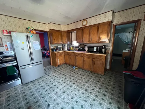 $126,000 | 531 Hillsboro Street, Berlin, NH 03570