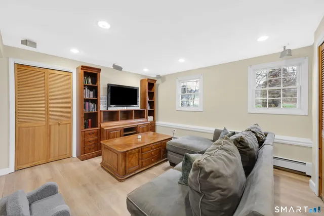 $399,000 | 24 Ridge Crest Circle, Wethersfield, CT 06109