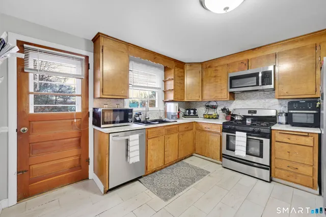 $399,000 | 24 Ridge Crest Circle, Wethersfield, CT 06109