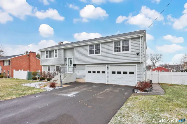 $399,000 | 24 Ridge Crest Circle, Wethersfield, CT 06109