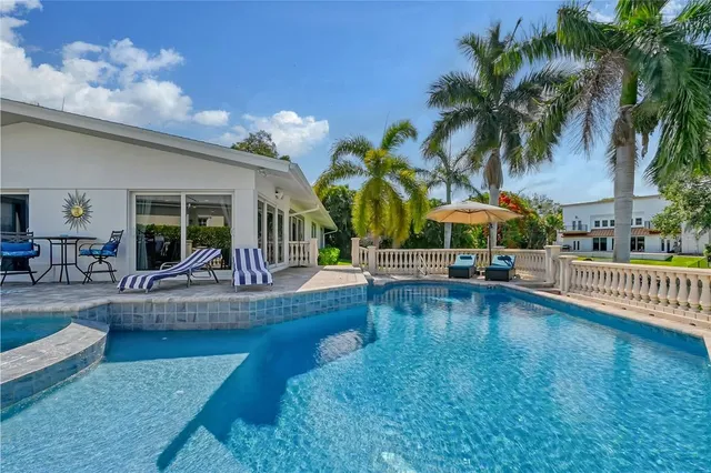 $8,500 | 7516 Cove Terrace, Sarasota, FL 34231