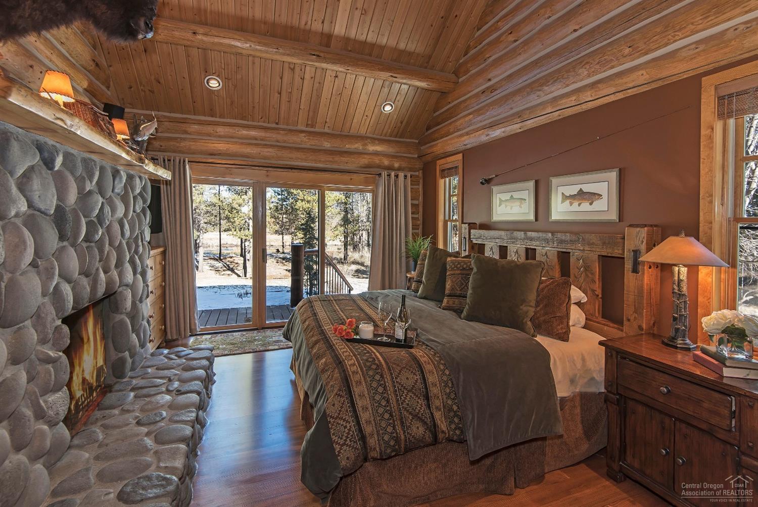 17350 Spring River Road Bend, OR 97707 - Photo 6 of 19 Master suite has private access to the s