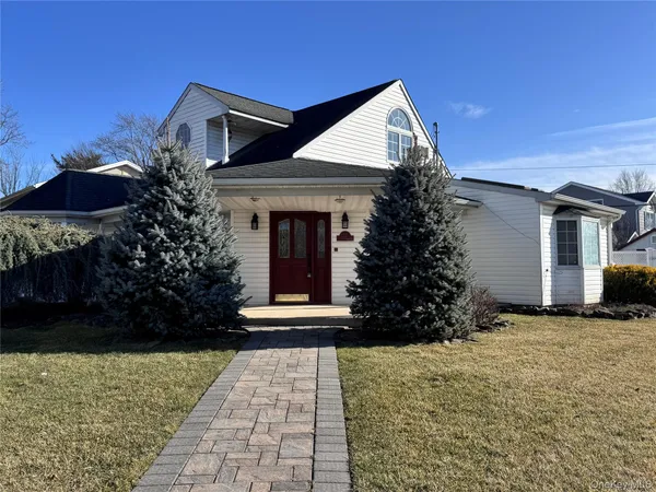 $5,000 | 37 Spray Lane, Hicksville, NY 11801