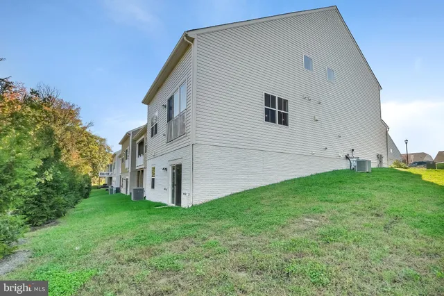 front view of house with a yard