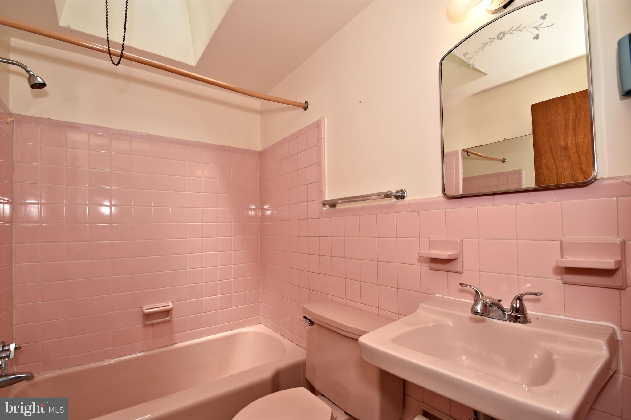 538 Pinetree Road Jenkintown, PA 19046 - Photo 17 of 26 Gallery Image 17