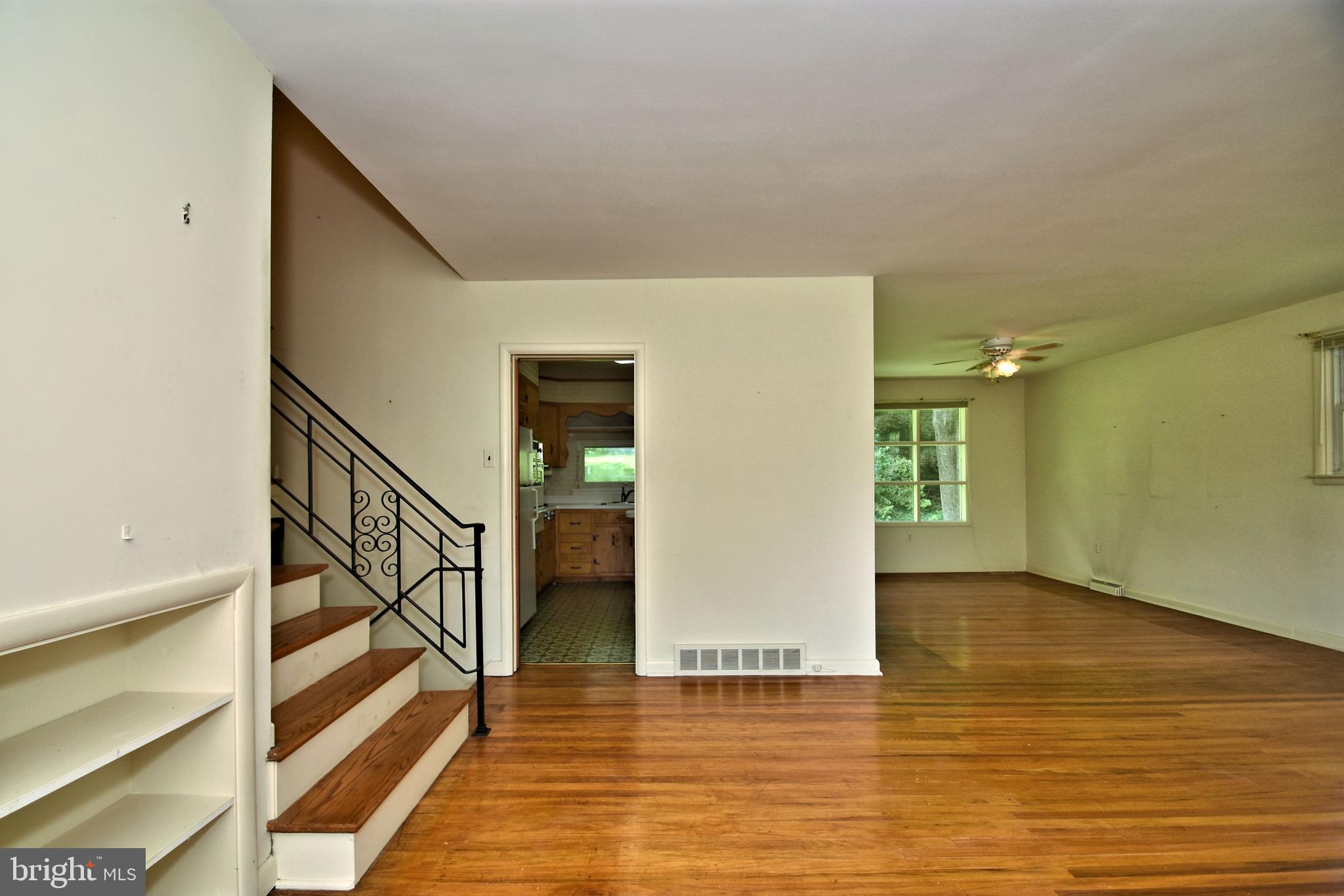 538 Pinetree Road Jenkintown, PA 19046 - Photo 4 of 26 Gallery Image 4
