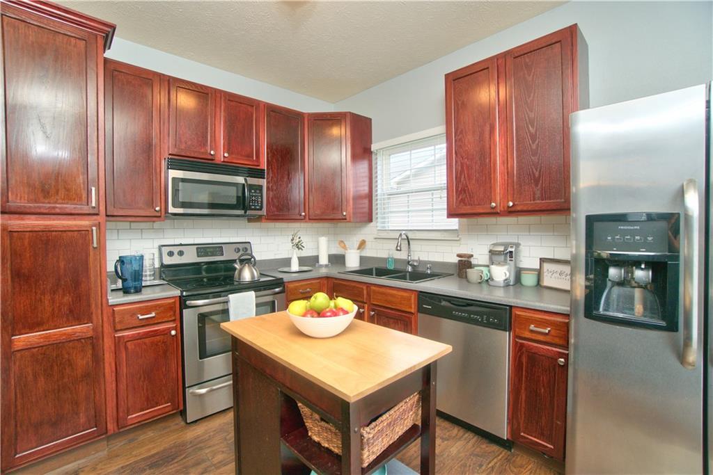 164 Rambling Road Greenfield, IN 46140 - Photo 13 of 35
