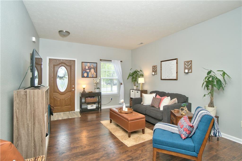 164 Rambling Road Greenfield, IN 46140 - Photo 3 of 35