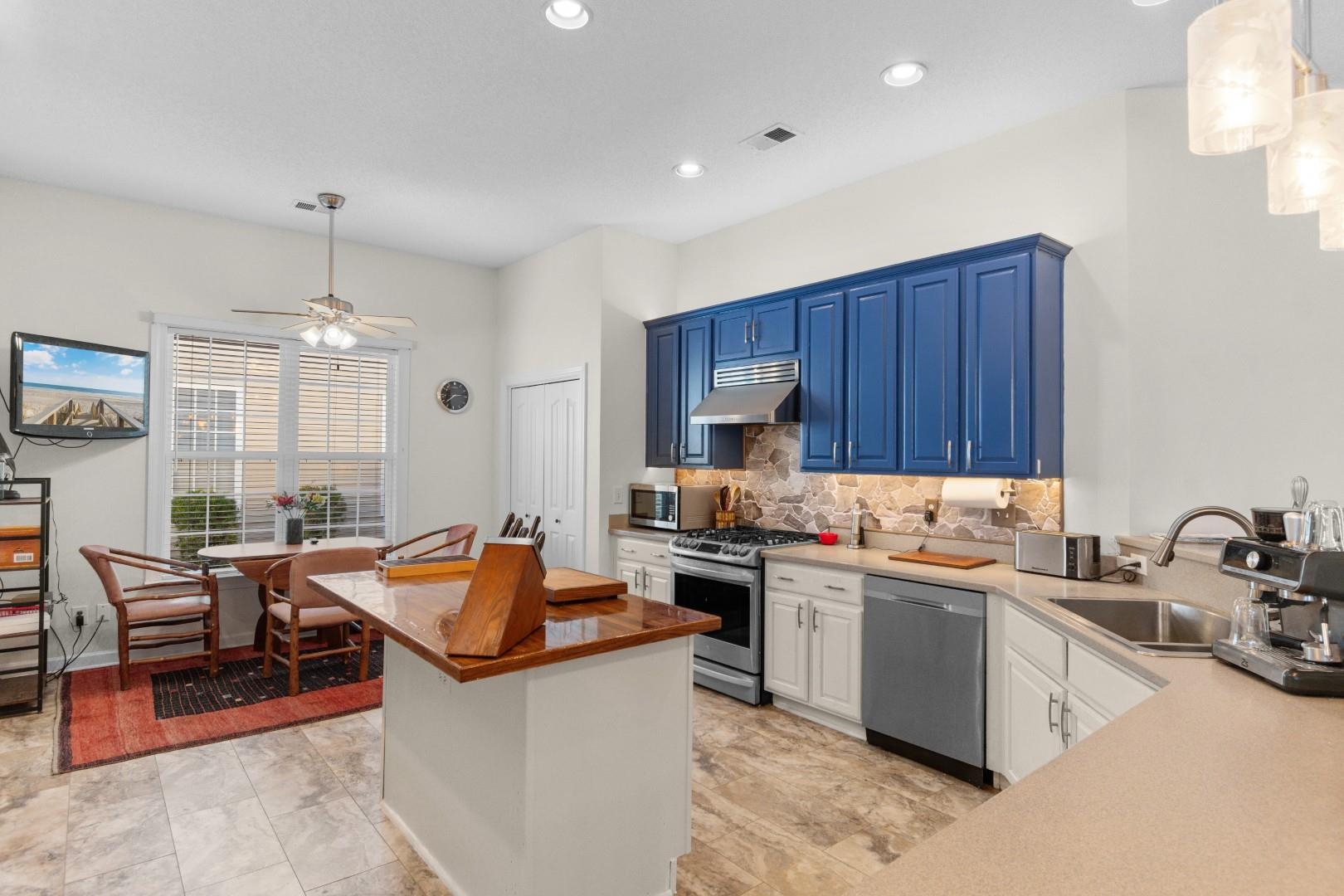 6391 Longwood Drive Murrells Inlet, SC 29576 - Photo 3 of 31