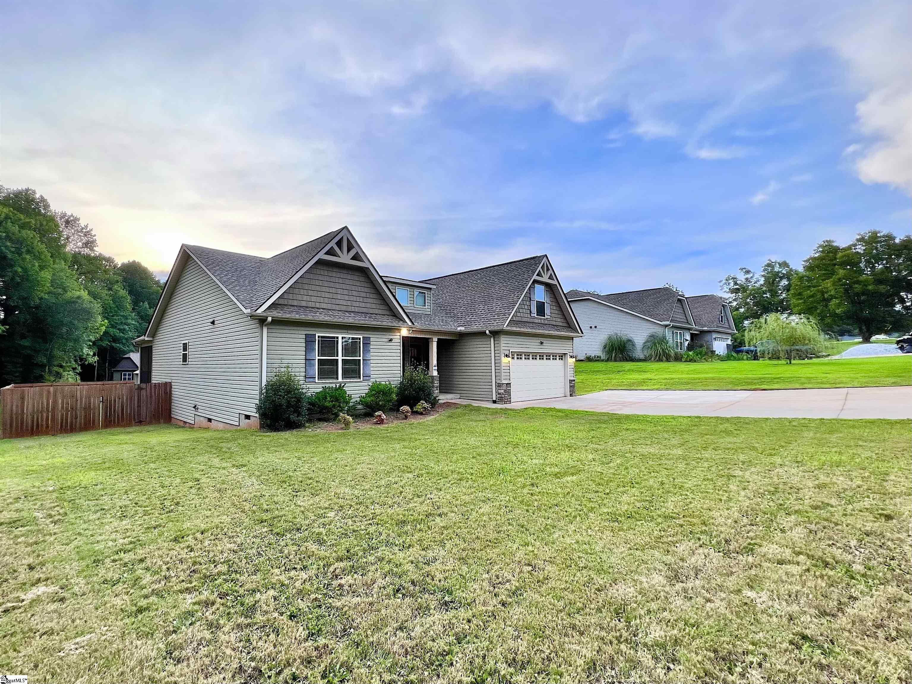 567 Hammett Store Road Lyman, SC 29365 - Photo 4 of 34