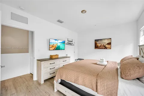 $3,500 | 171 Northwest 158th Street, Unit 1, Miami, FL 33169