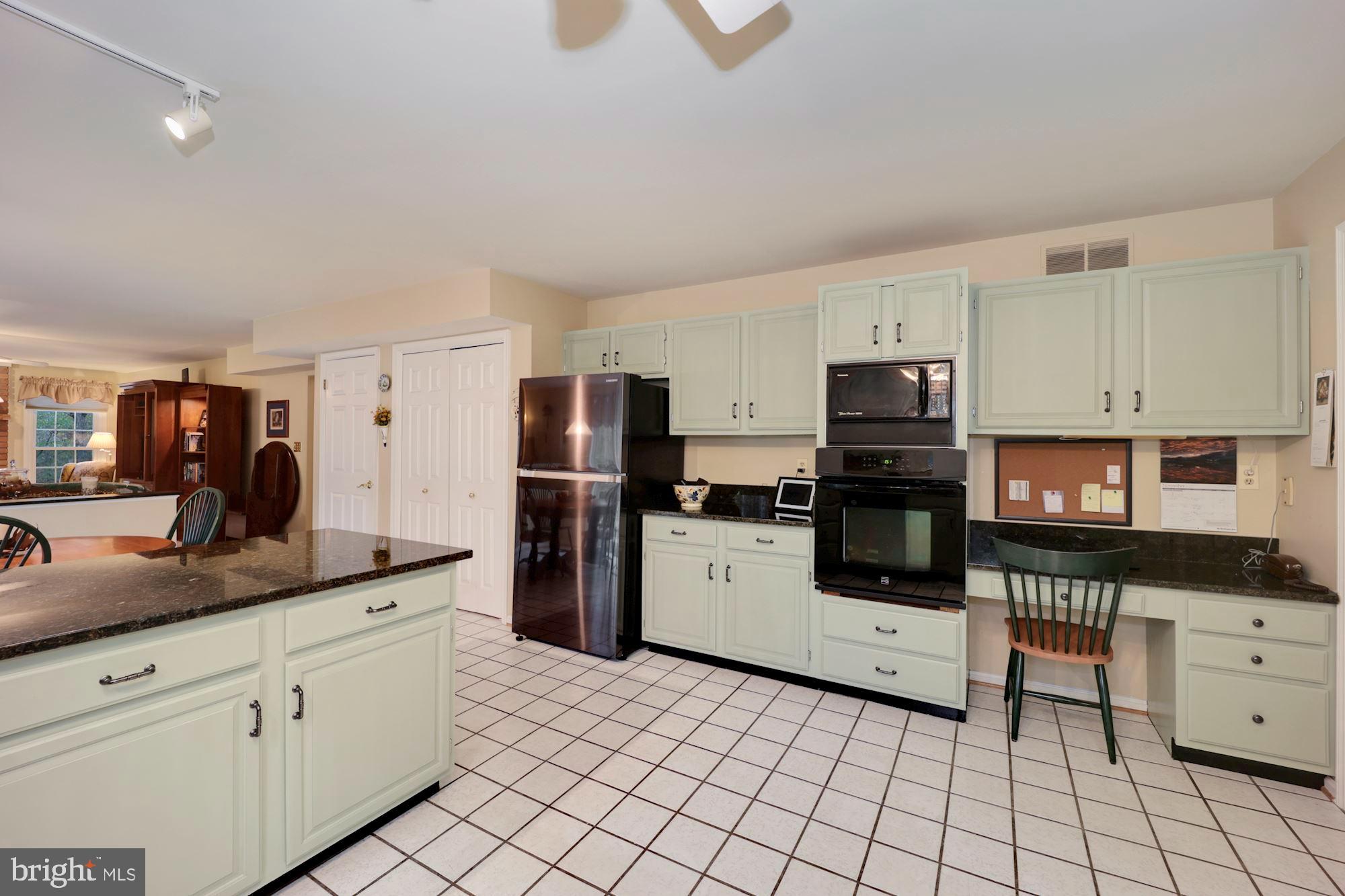 24 Old Sturbridge Road Arnold, MD 21012 - Photo 5 of 36 Kitchen