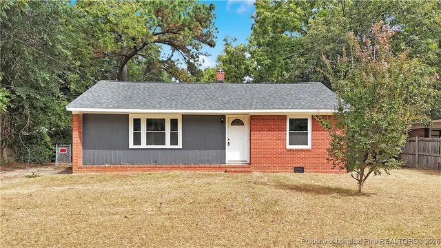 $1,600 | 4914 Walnut Drive, Fayetteville, NC 28304