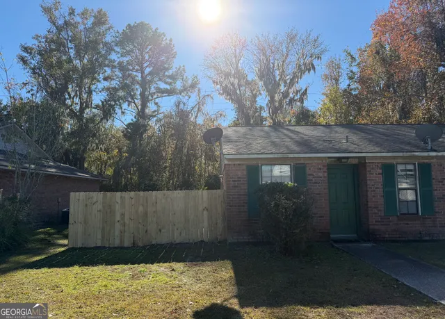 $1,200 | 406 Admiral's Walk Drive, St. Marys, GA 31558