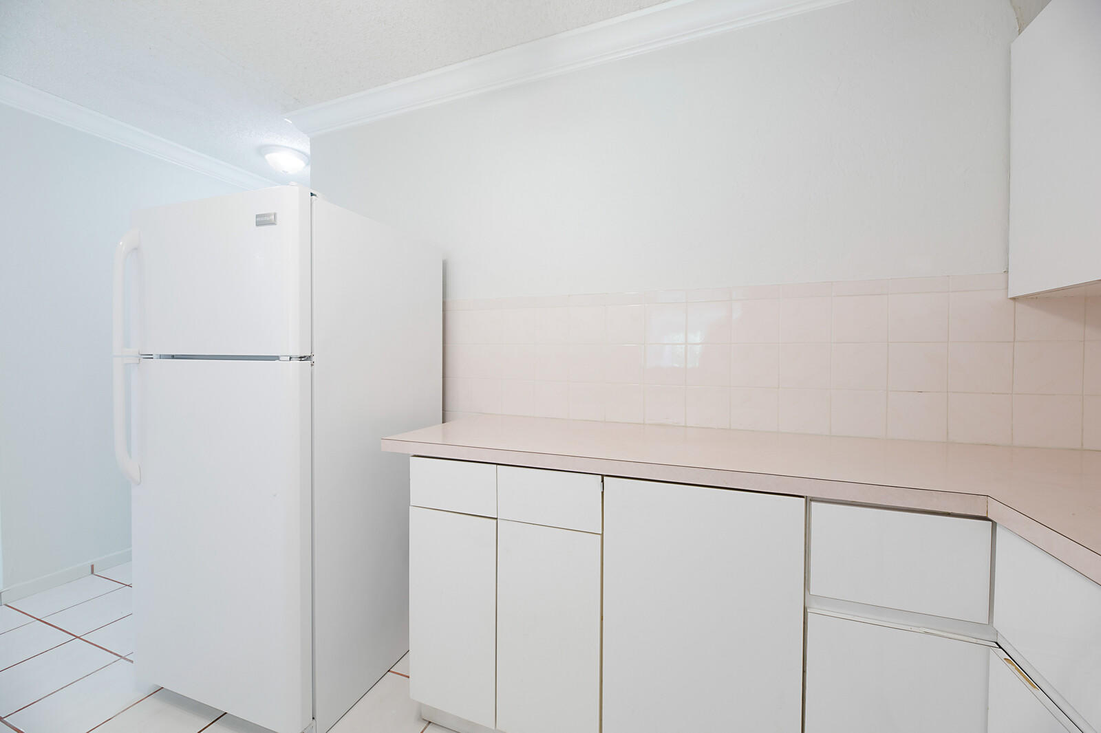 9335 Flynn Circle, Unit 1 Boca Raton, FL 33496 - Photo 15 of 32 Kitchen