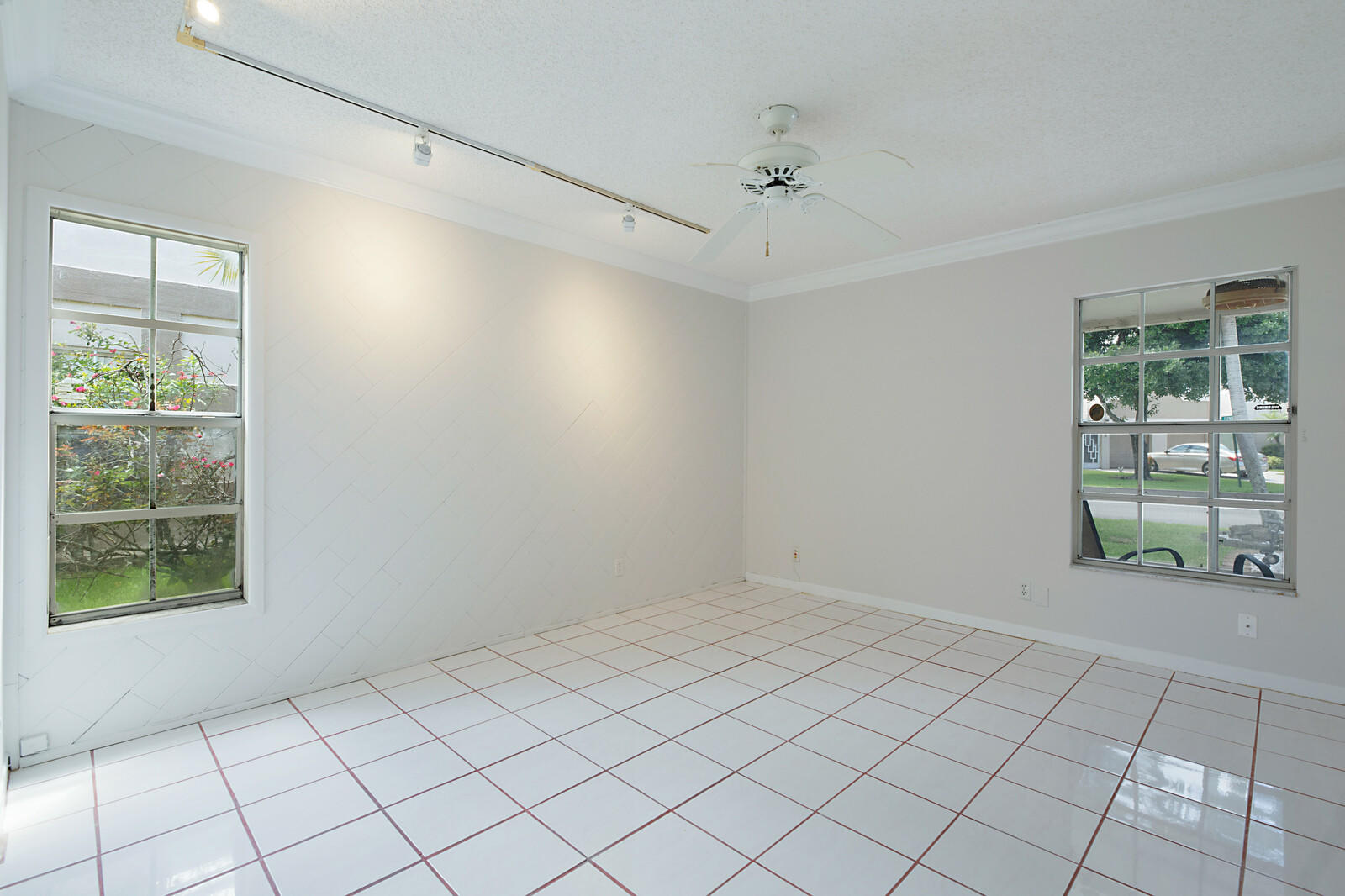 9335 Flynn Circle, Unit 1 Boca Raton, FL 33496 - Photo 19 of 32 2nd Bedroom