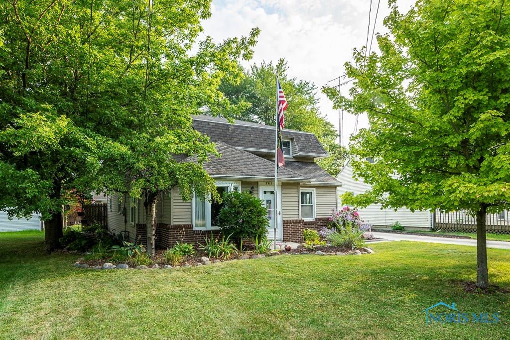 5913 Bay Shore Road Oregon, OH 43616 - Photo 2 of 22 Gallery Image 2