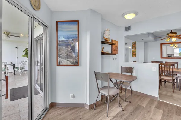 $2,000 | 3959 Via Poinciana, Unit 503, Lake Worth, FL 33467