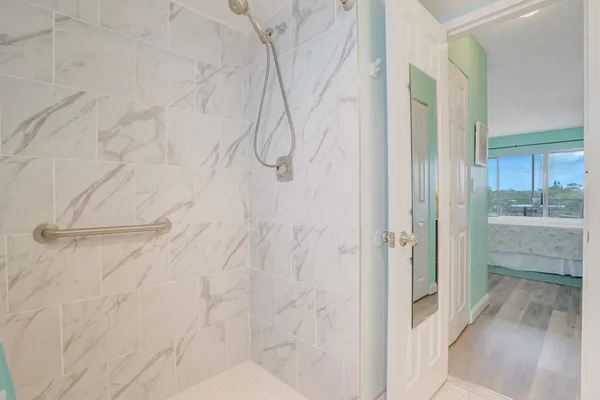 $2,000 | 3959 Via Poinciana, Unit 503, Lake Worth, FL 33467