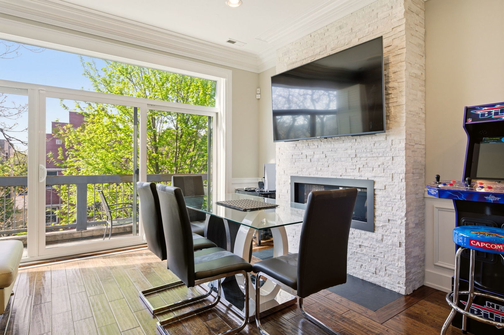 1418 West Fillmore Street, Unit 3W Chicago, IL 60607 - Photo 2 of 25 Gallery Image 2