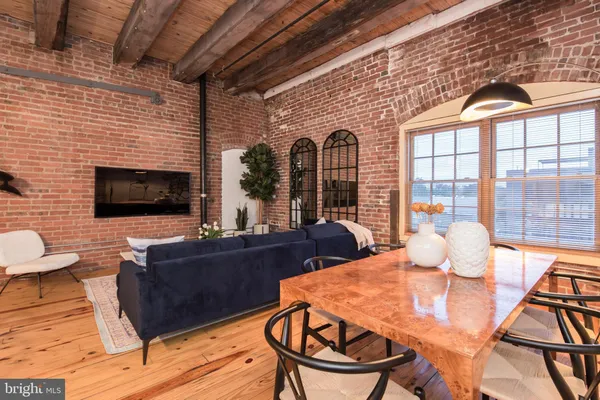 $3,158 | 1099 Germantown Avenue, Unit F, Philadelphia, PA 19123