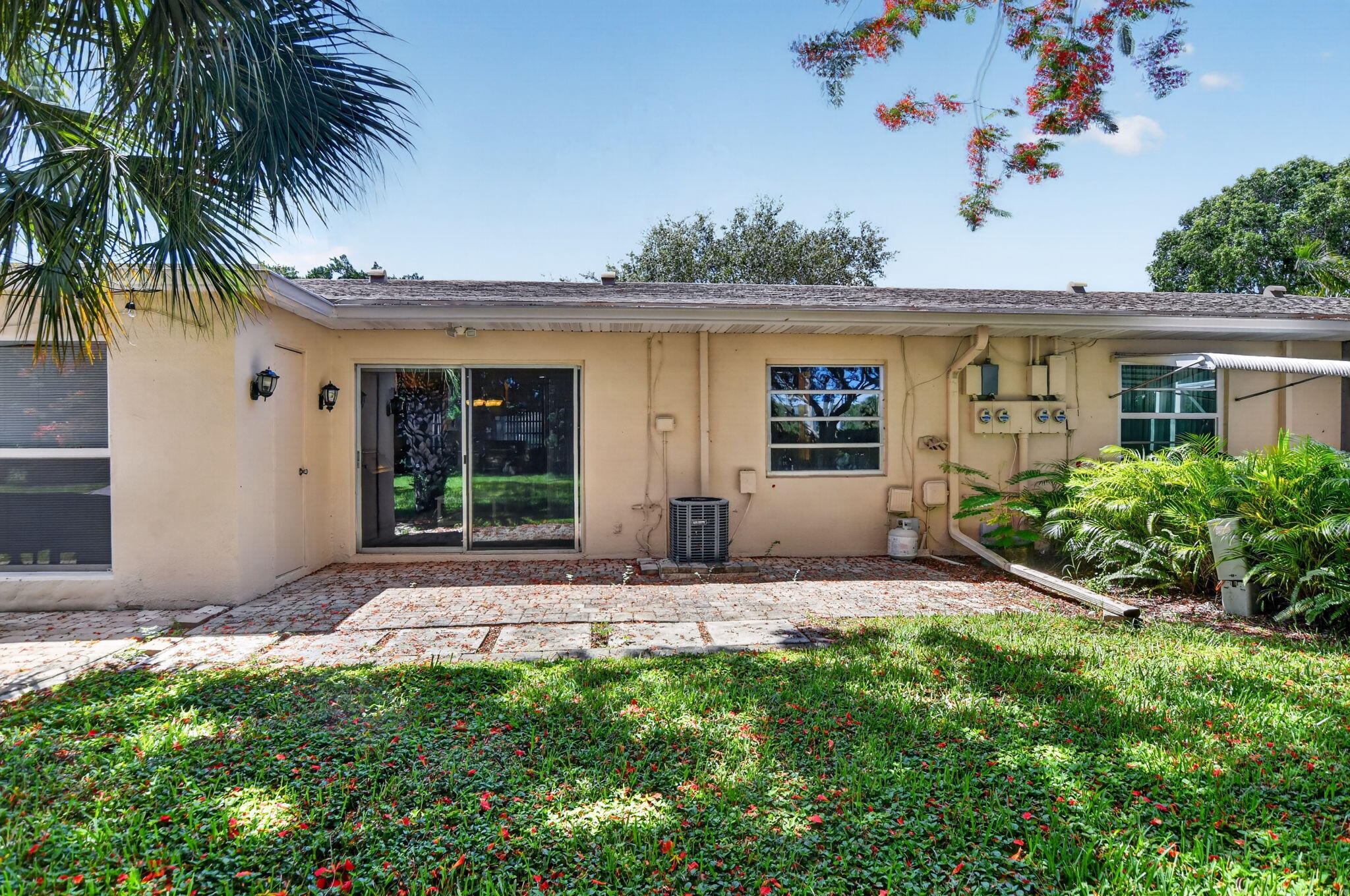 20846 Vinesta Circle Boca Raton, FL 33433 - Photo 22 of 36 Patio