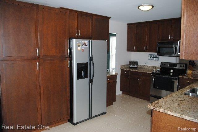 44434 Palmer Road Canton, MI 48188 - Photo 6 of 25 kitchen 2.JPG