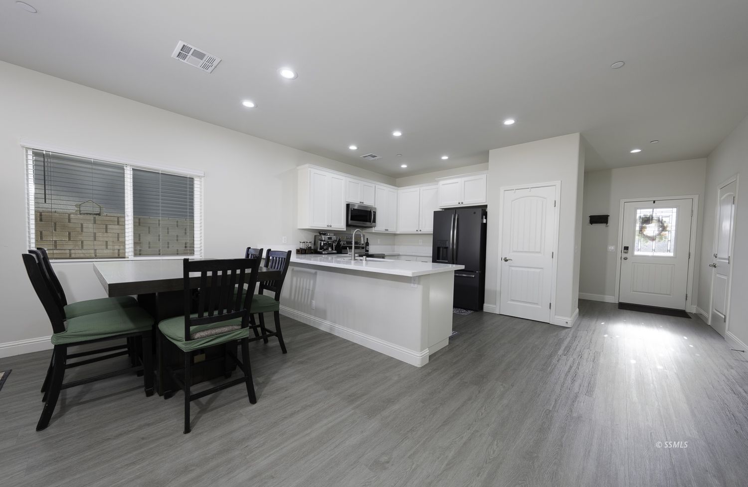 332 Abigail Street Ridgecrest, CA 93555 - Photo 7 of 31