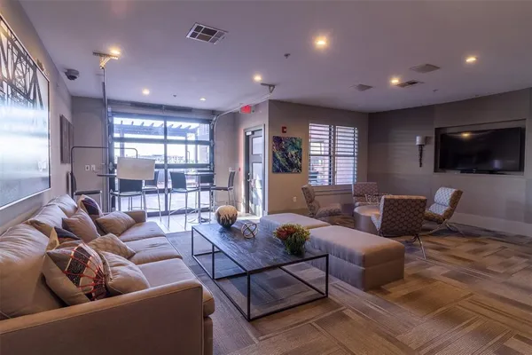 $2,100 | 5609 SMU Boulevard, Unit 305, Dallas, TX 75206