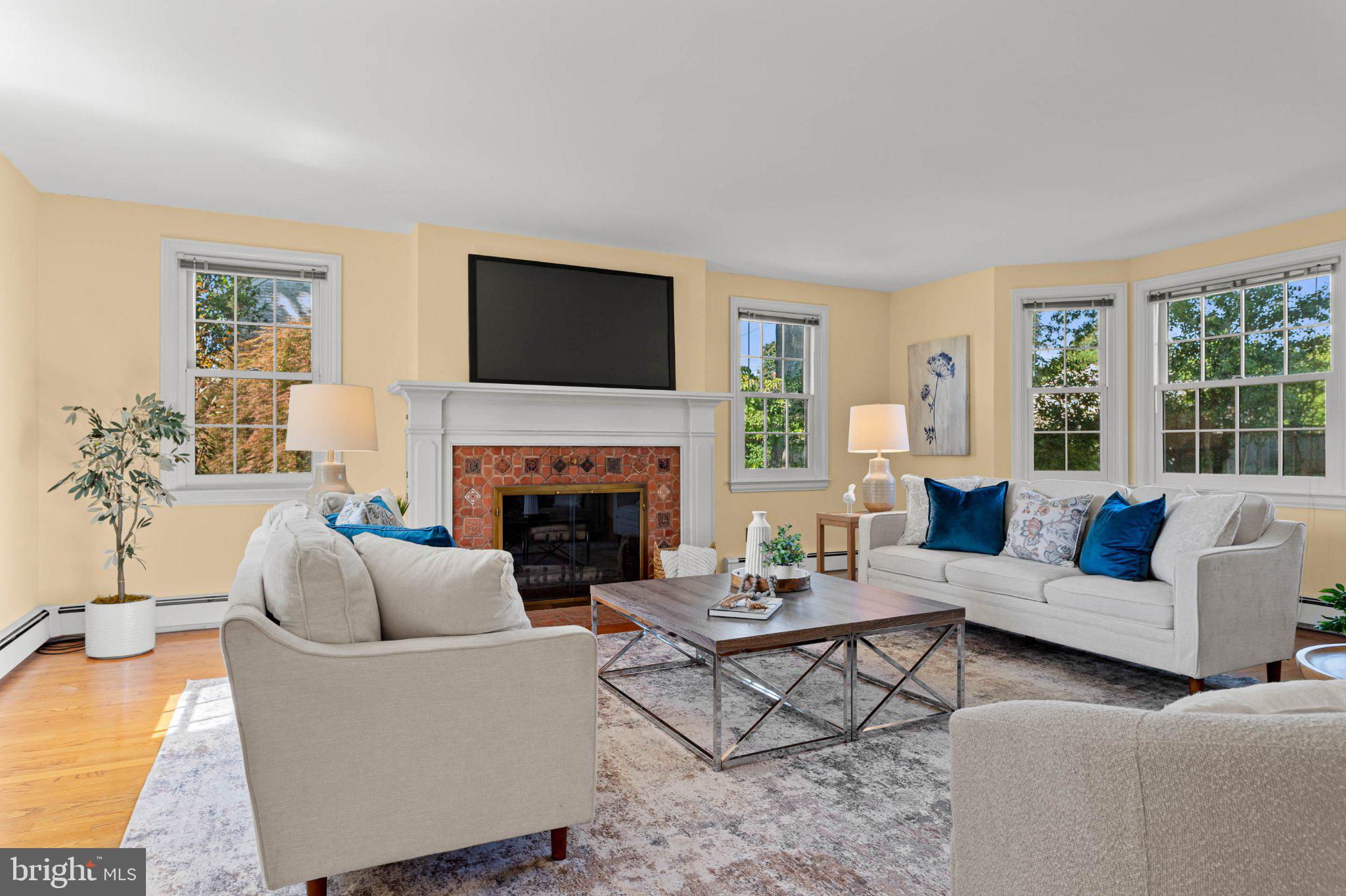 13 Green Valley Road Wallingford, PA 19086 - Photo 3 of 64 Very Spacious Living Room