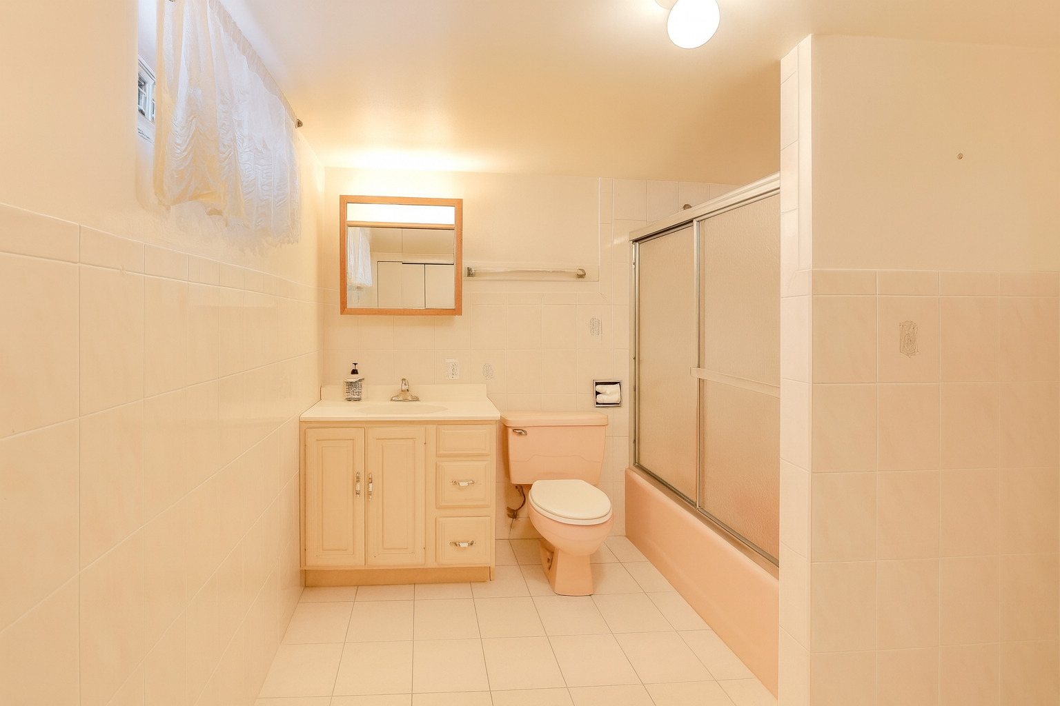 542 Memory Lane Addison, IL 60101 - Photo 13 of 19 Gallery Image 13