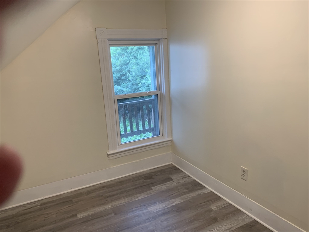4 South Ward Street Worcester, MA 01610 - Photo 5 of 24
