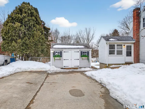 $299,900 | 111 Whipple Avenue, Norwich, CT 06360