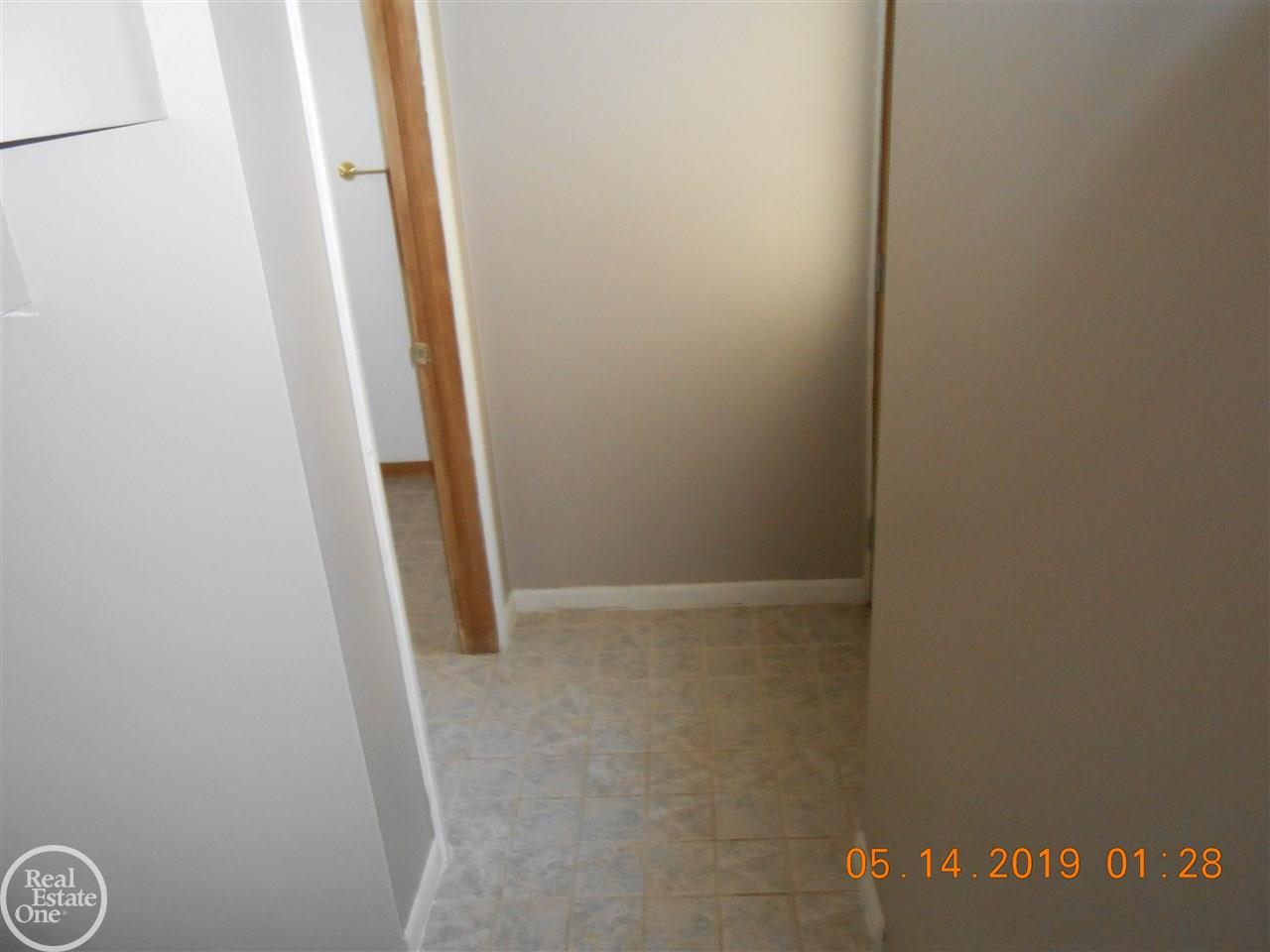 8090 Yale Road Avoca, MI 48006 - Photo 17 of 34 31379922-17.JPG